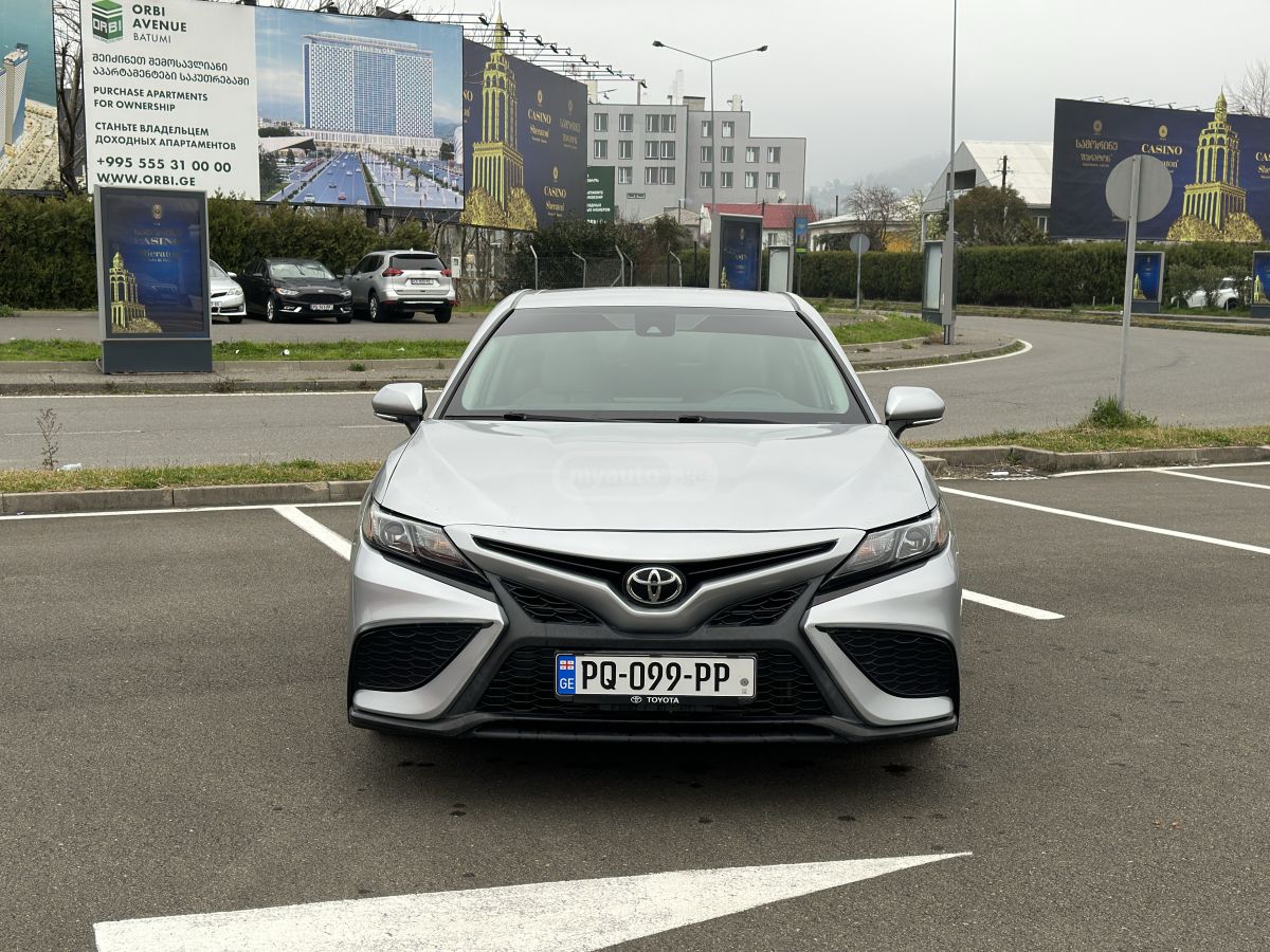 Toyota SE 4dr Front-Wheel Drive Sedan — миниатюра 7