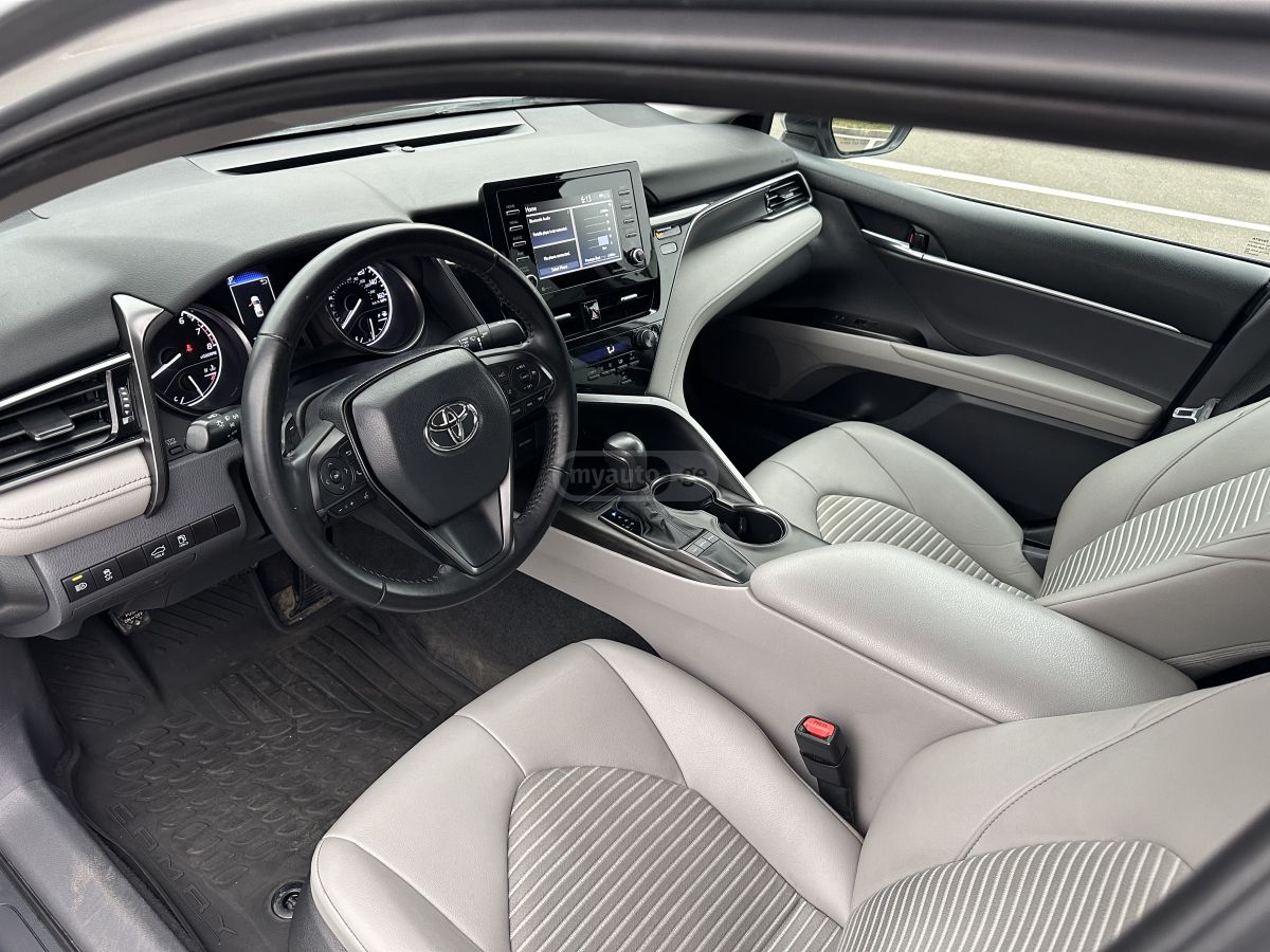 Toyota SE 4dr Front-Wheel Drive Sedan — миниатюра 8