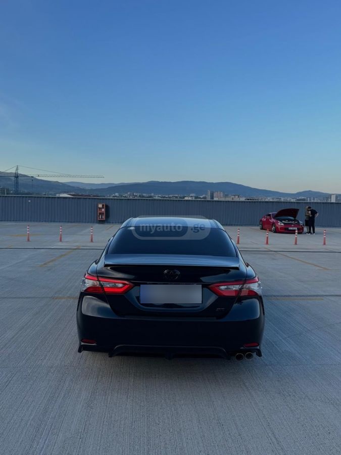 Toyota Camry - фото 4