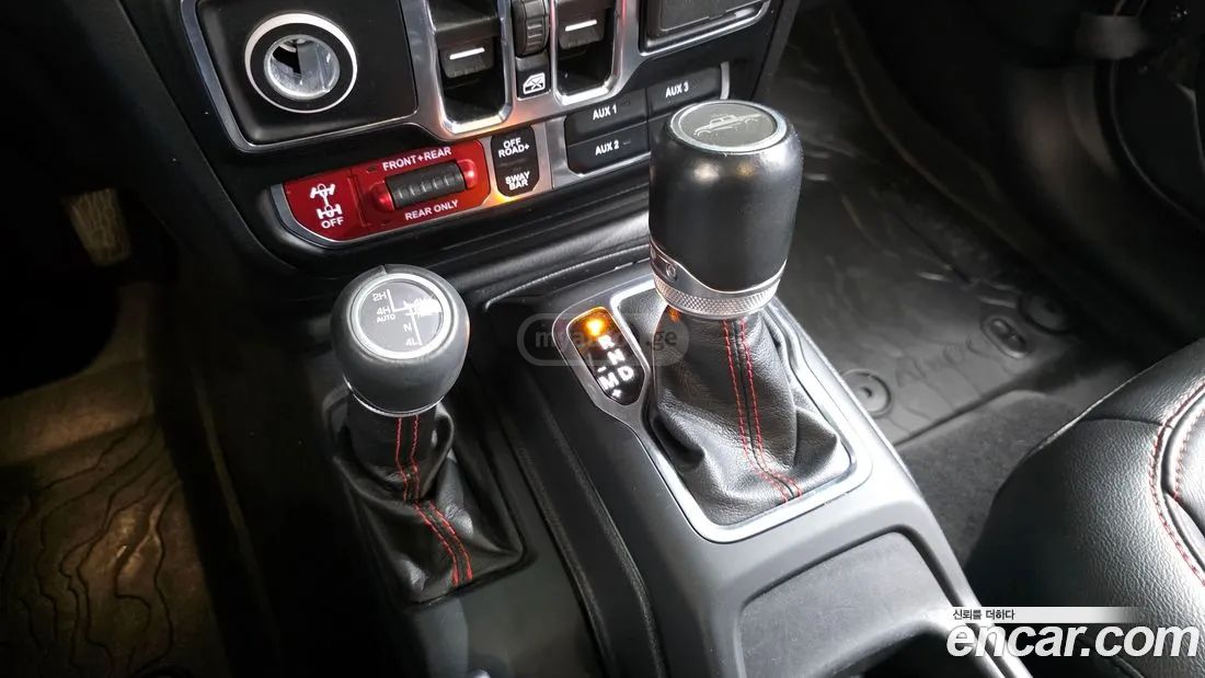 Jeep Gladiator - фото 9