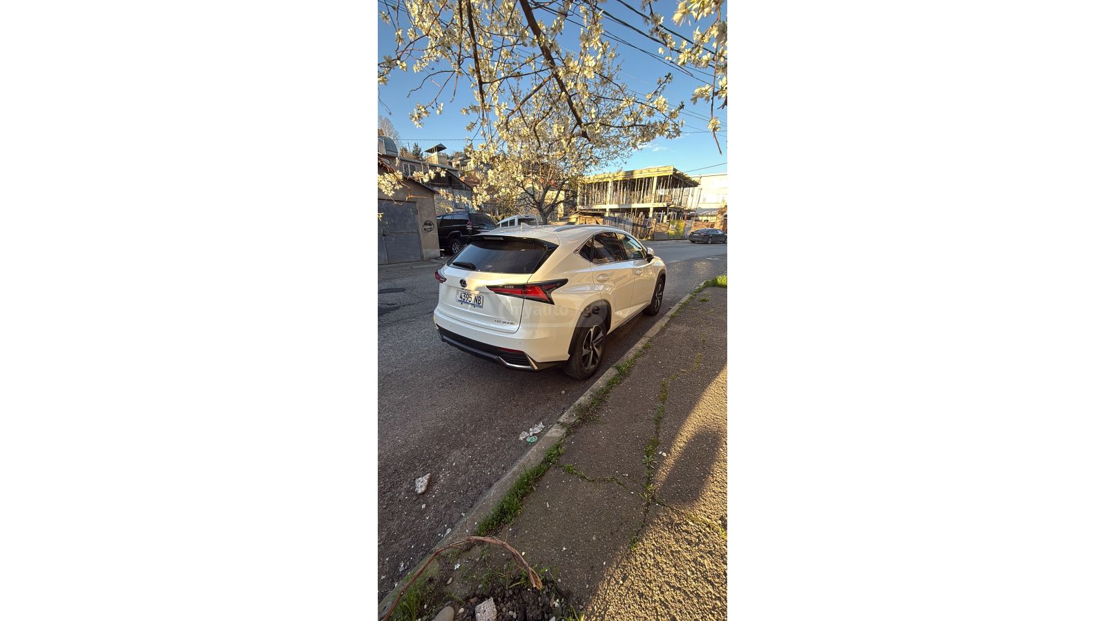 Lexus NX 300 - фото 1