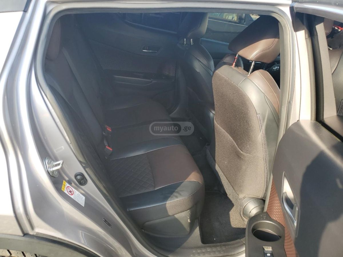 Toyota Limited 4dr Front-Wheel Drive — миниатюра 6