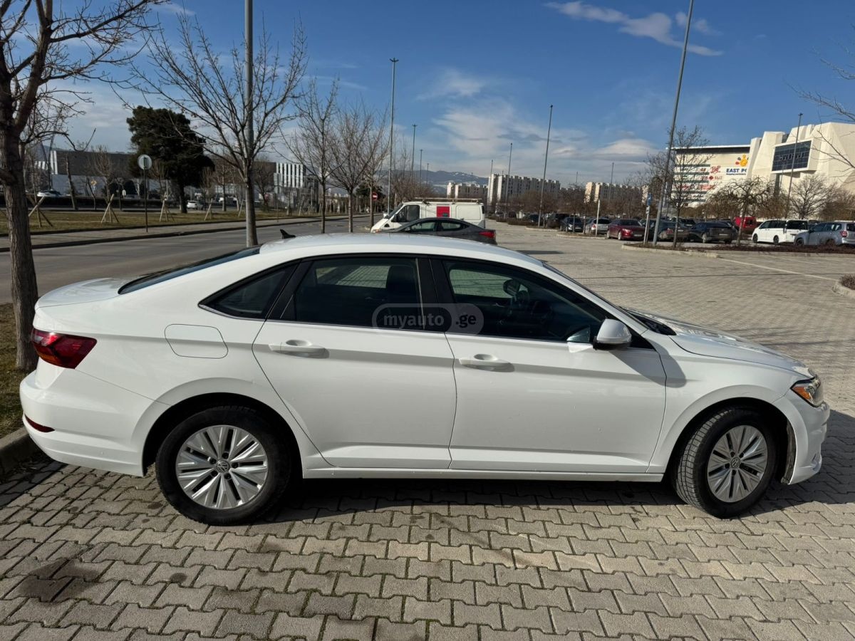 Volkswagen Jetta - фото 13