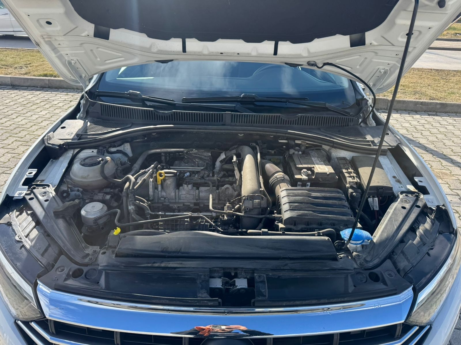 Volkswagen Jetta - фото 2