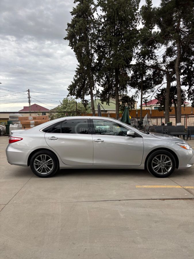 Toyota Camry - фото 3