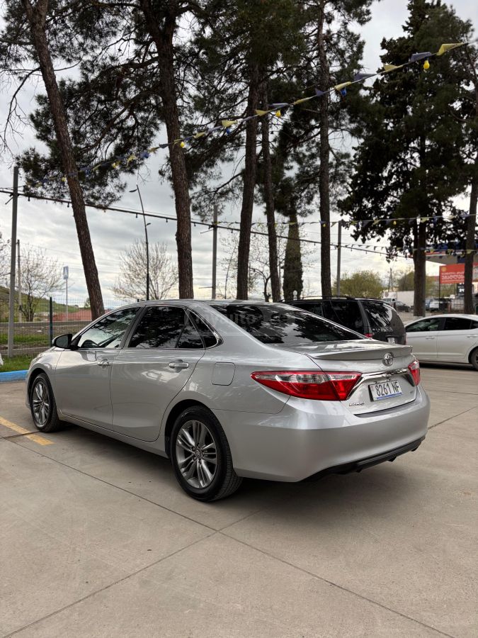 Toyota Camry - фото 5
