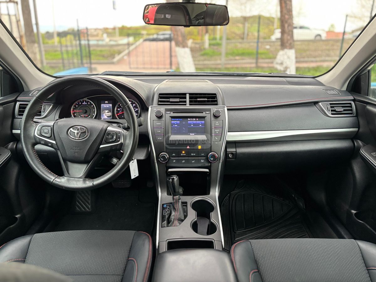 Toyota Camry - фото 8