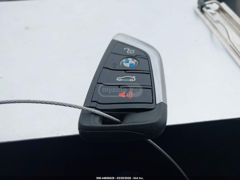 BMW i4 - фото 11