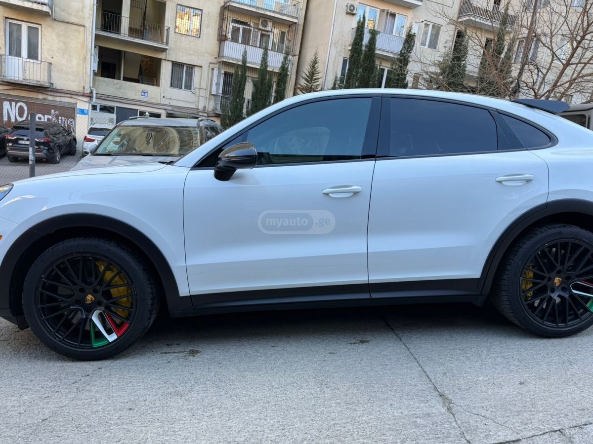 Porsche Cayenne - фото 1