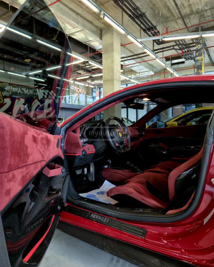 Ferrari 488 Pista - фото 8