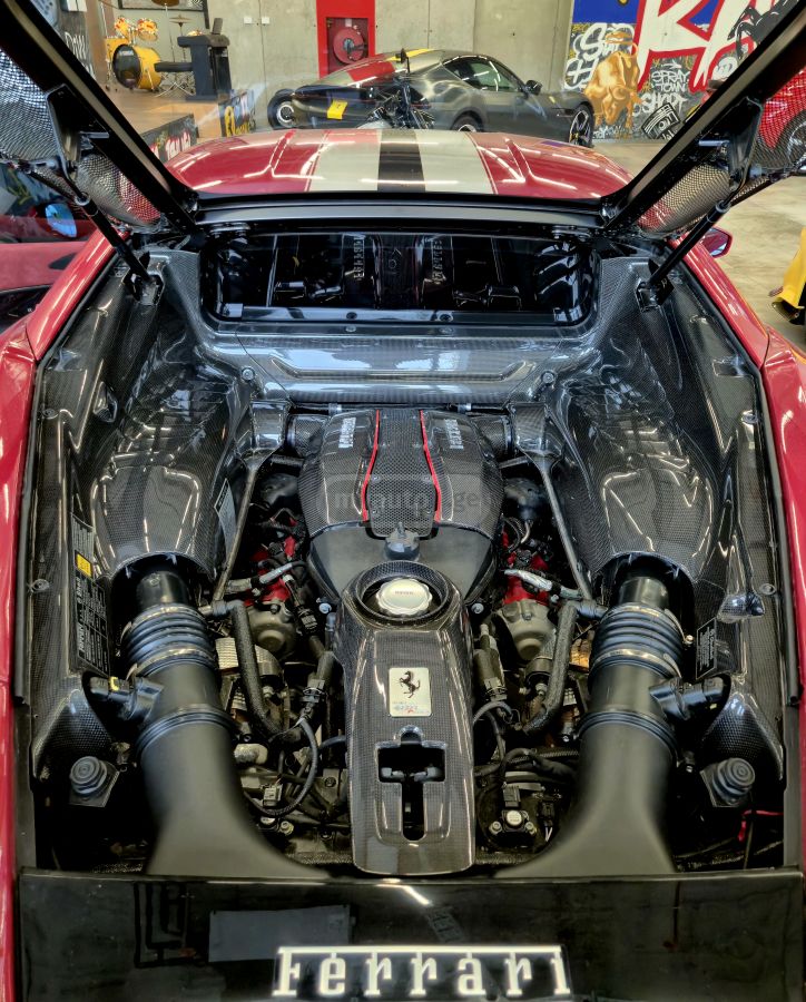 Ferrari 488 Pista - фото 9