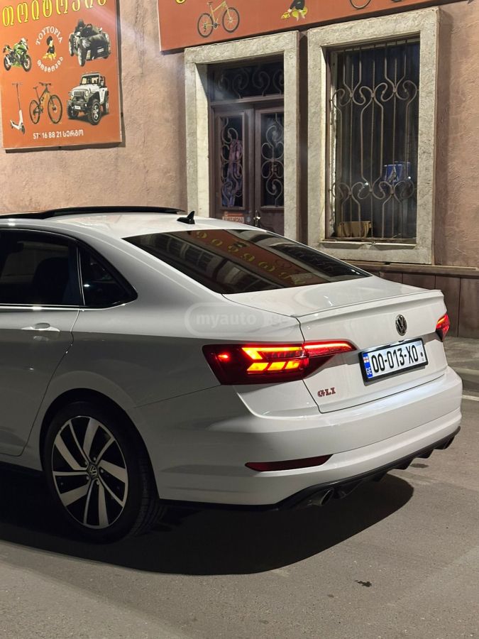 Volkswagen Jetta - фото 3