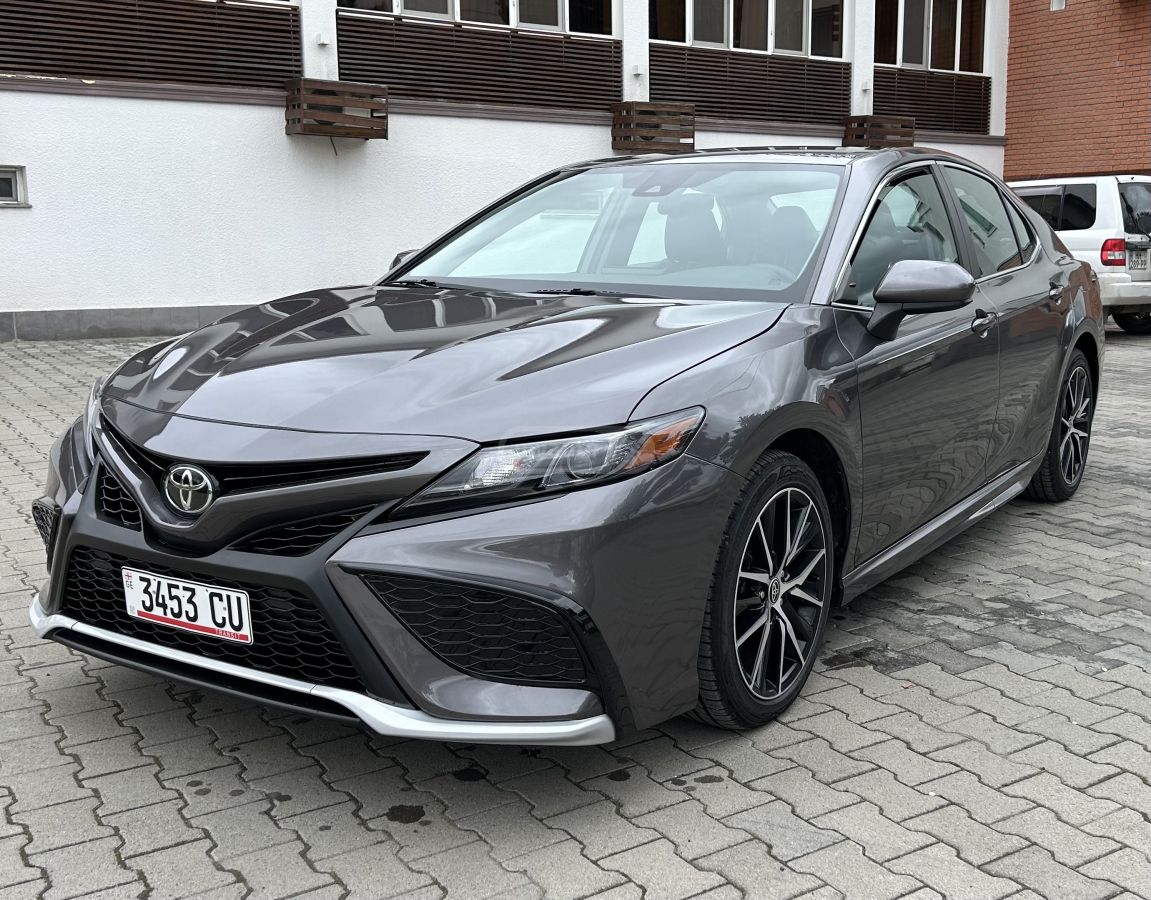 Toyota Camry - фото 2
