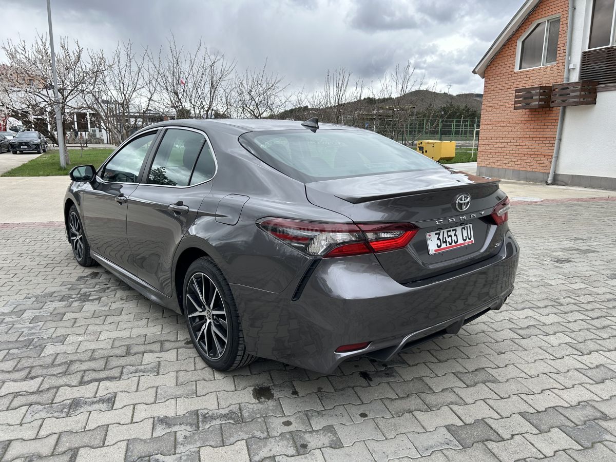 Toyota Camry - фото 3