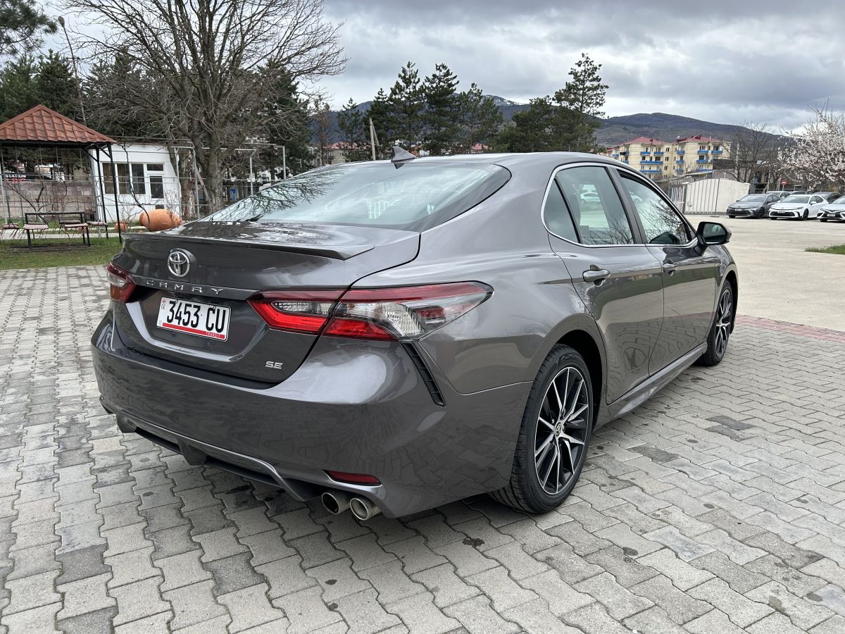 Toyota Camry - фото 4