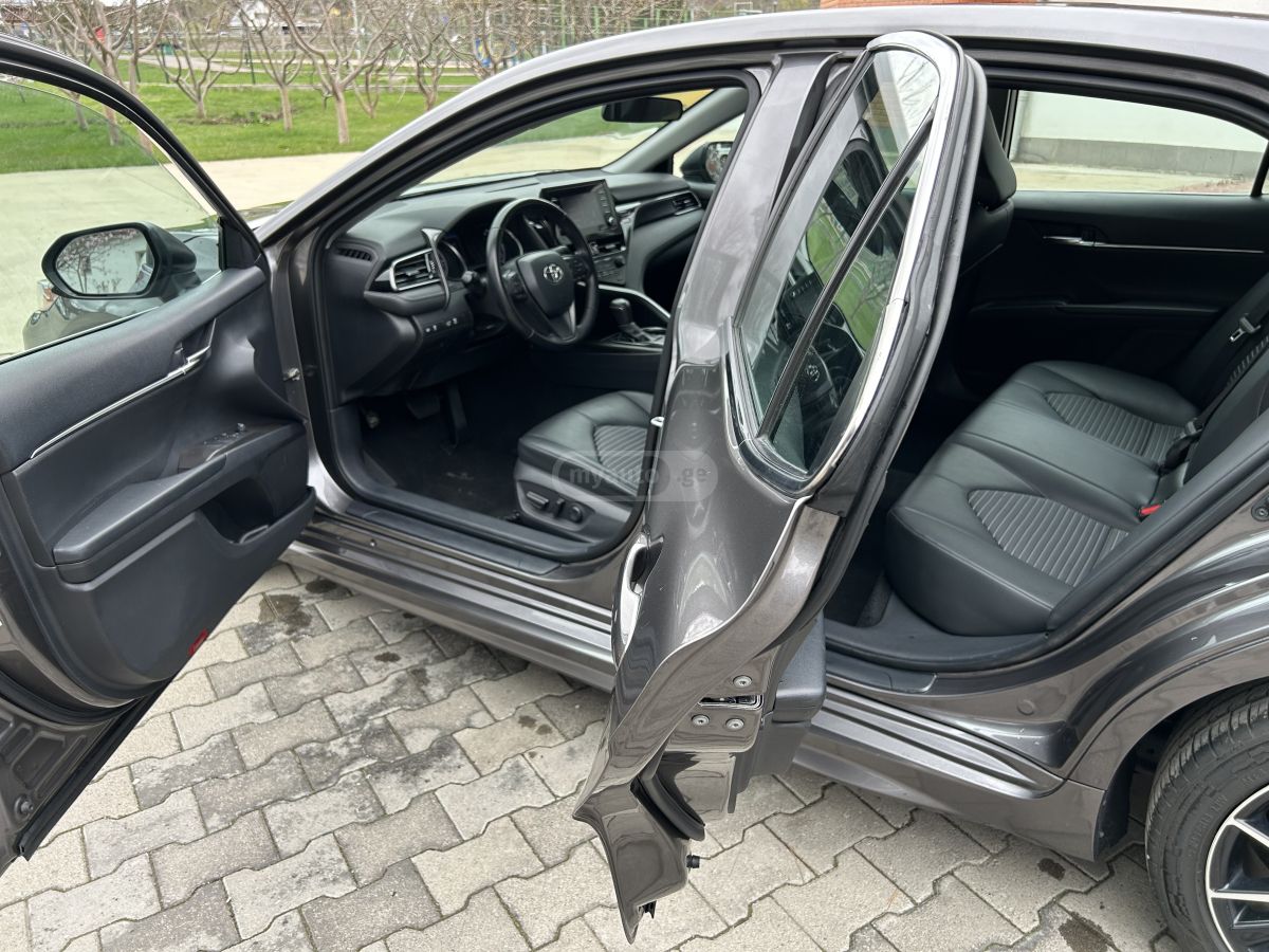 Toyota Camry - фото 5