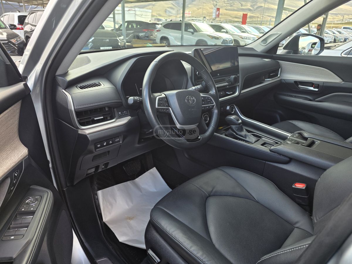 Toyota LIMITED — миниатюра 6