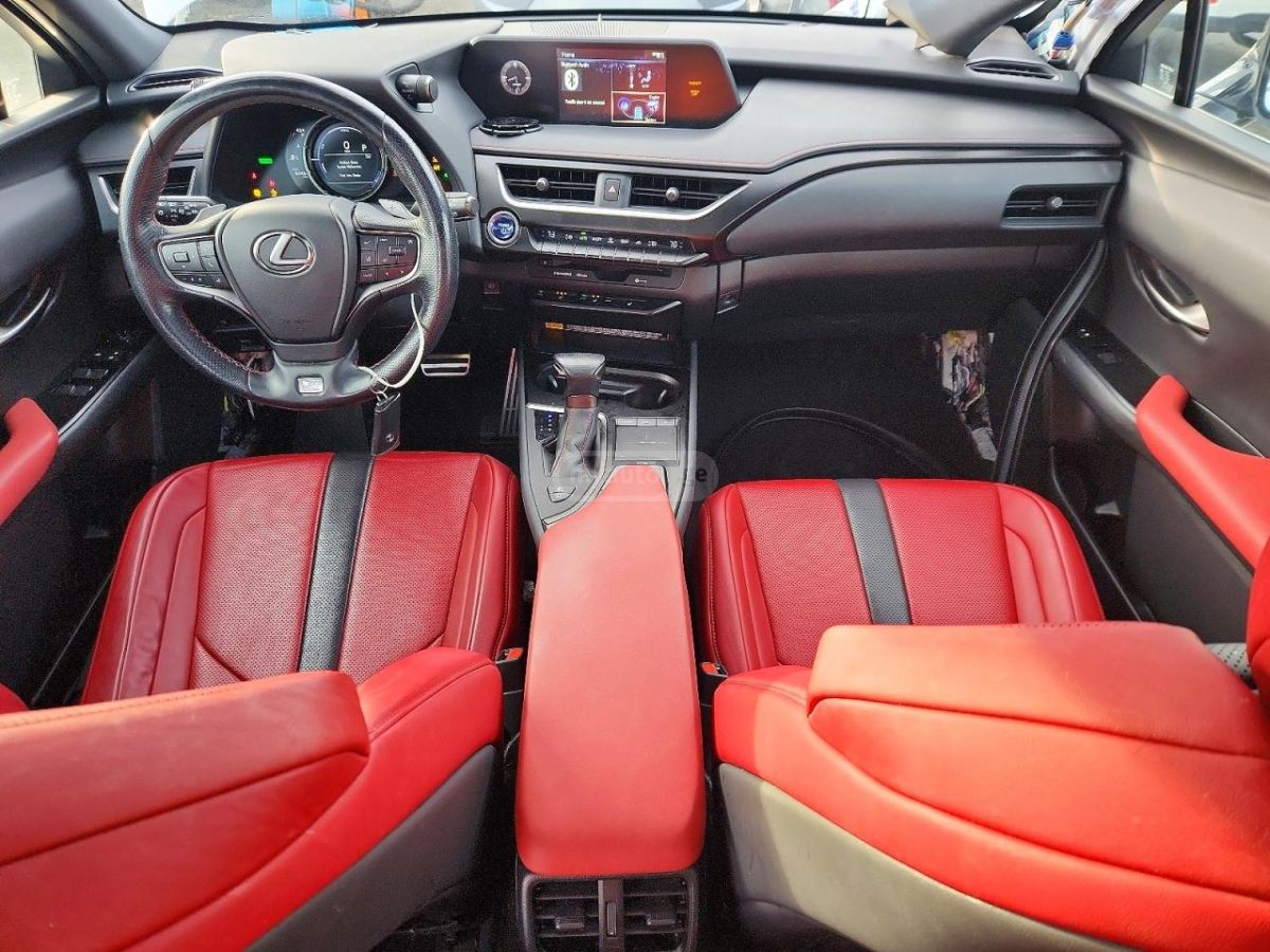 Lexus UX 200 2021 — миниатюра 8