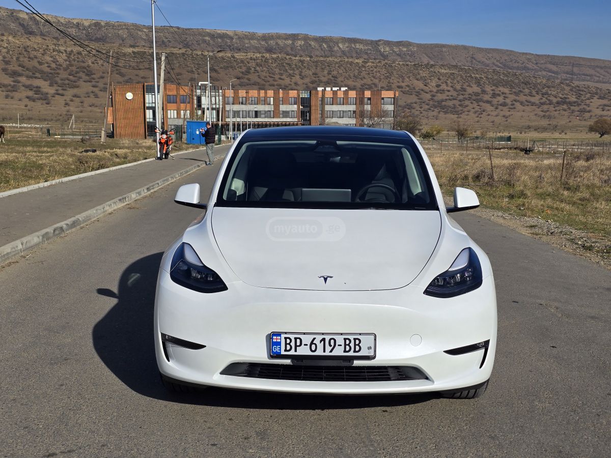 Tesla Model Y 2025 — фото 3 купить в Москве