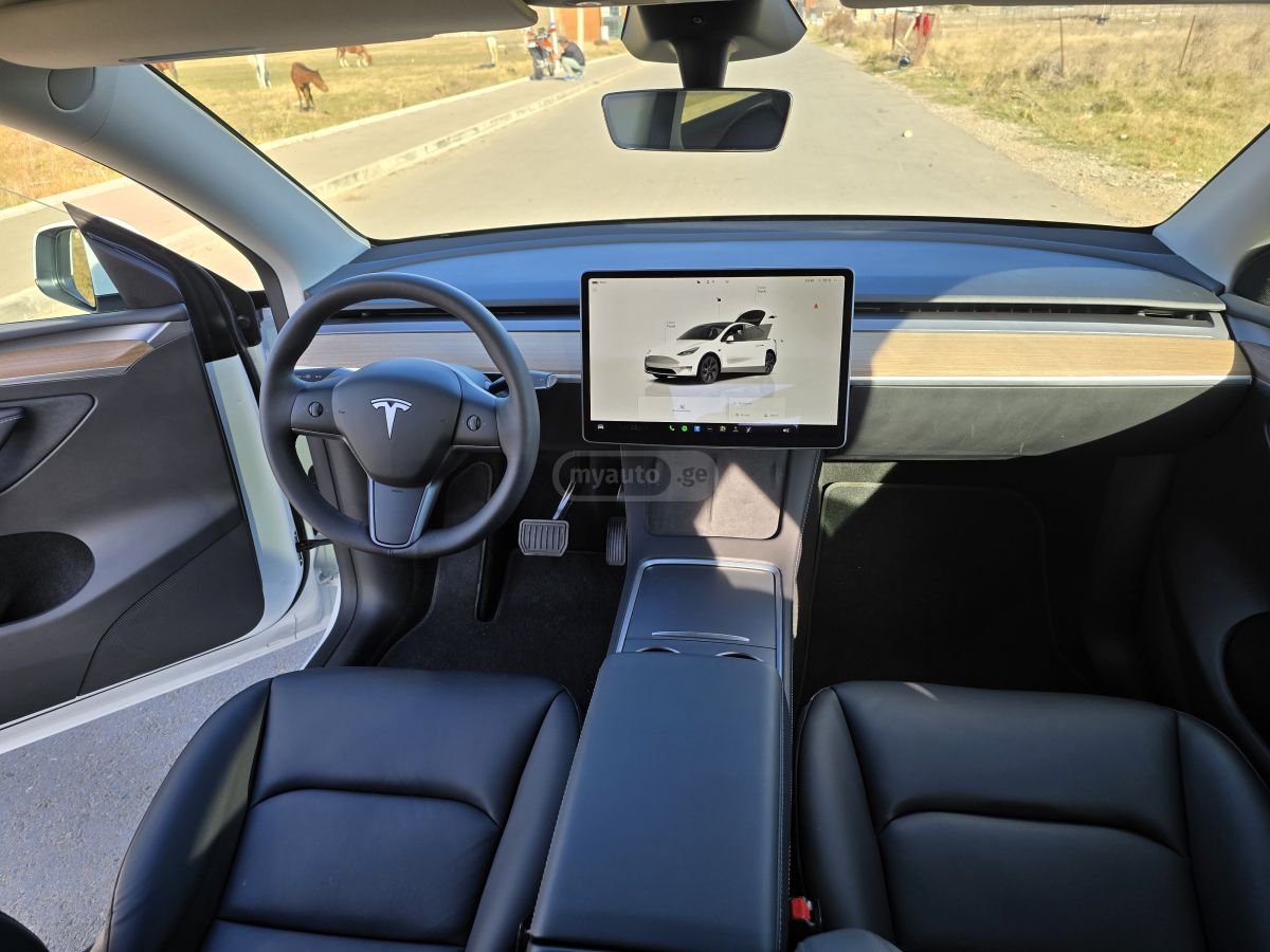 Tesla Model Y 2025 — фото 10 купить в Москве