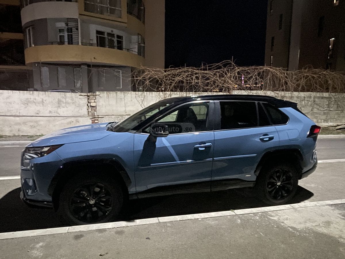 Toyota RAV 4 - фото 1