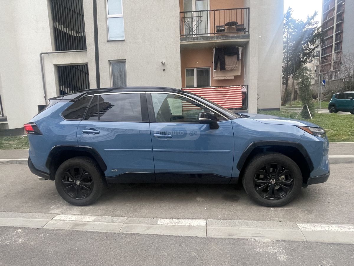 Toyota RAV 4 - фото 2