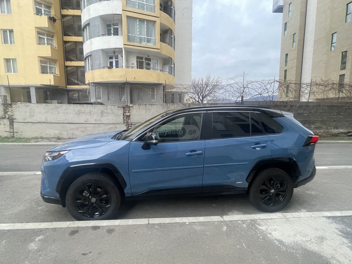 Toyota RAV 4 - фото 4
