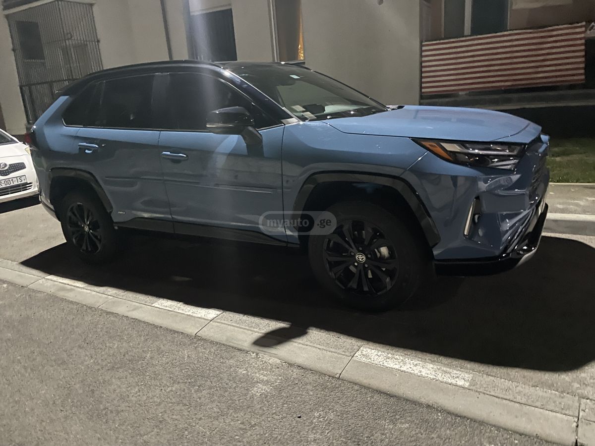 Toyota RAV 4 - фото 6