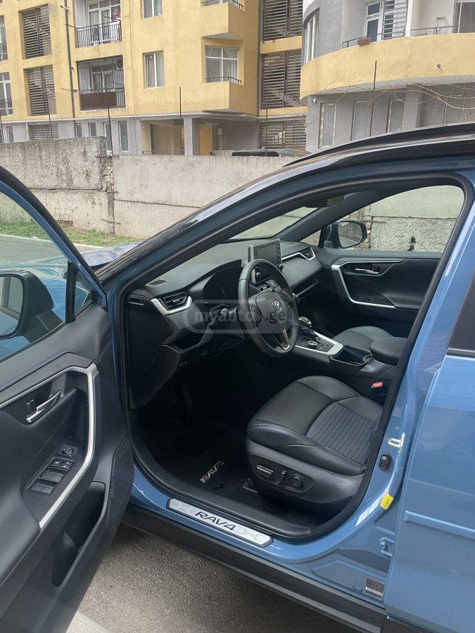 Toyota RAV 4 - фото 7