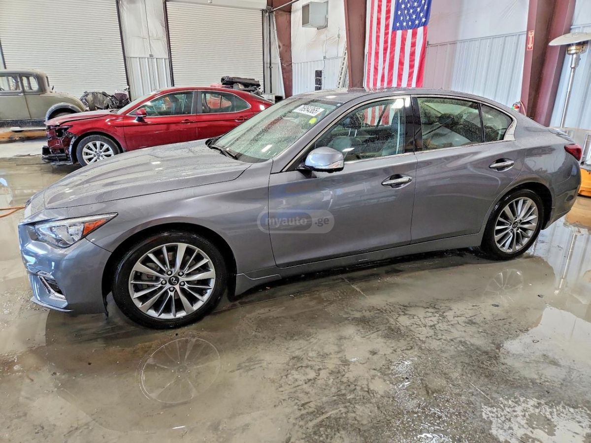 Infiniti Q 50 - фото 1