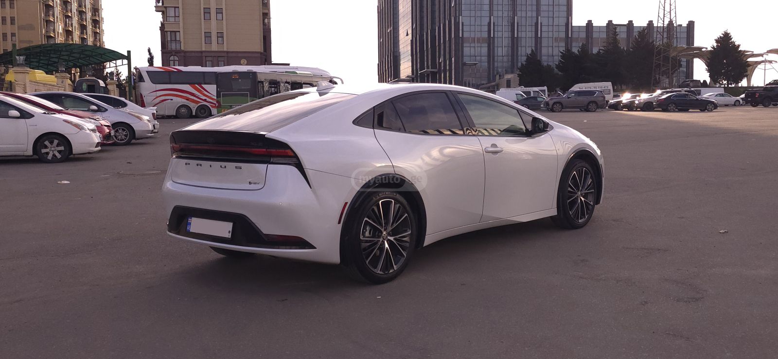 Toyota Prius - фото 2