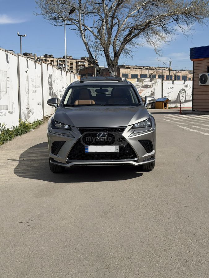 Lexus NX 200 - фото 1