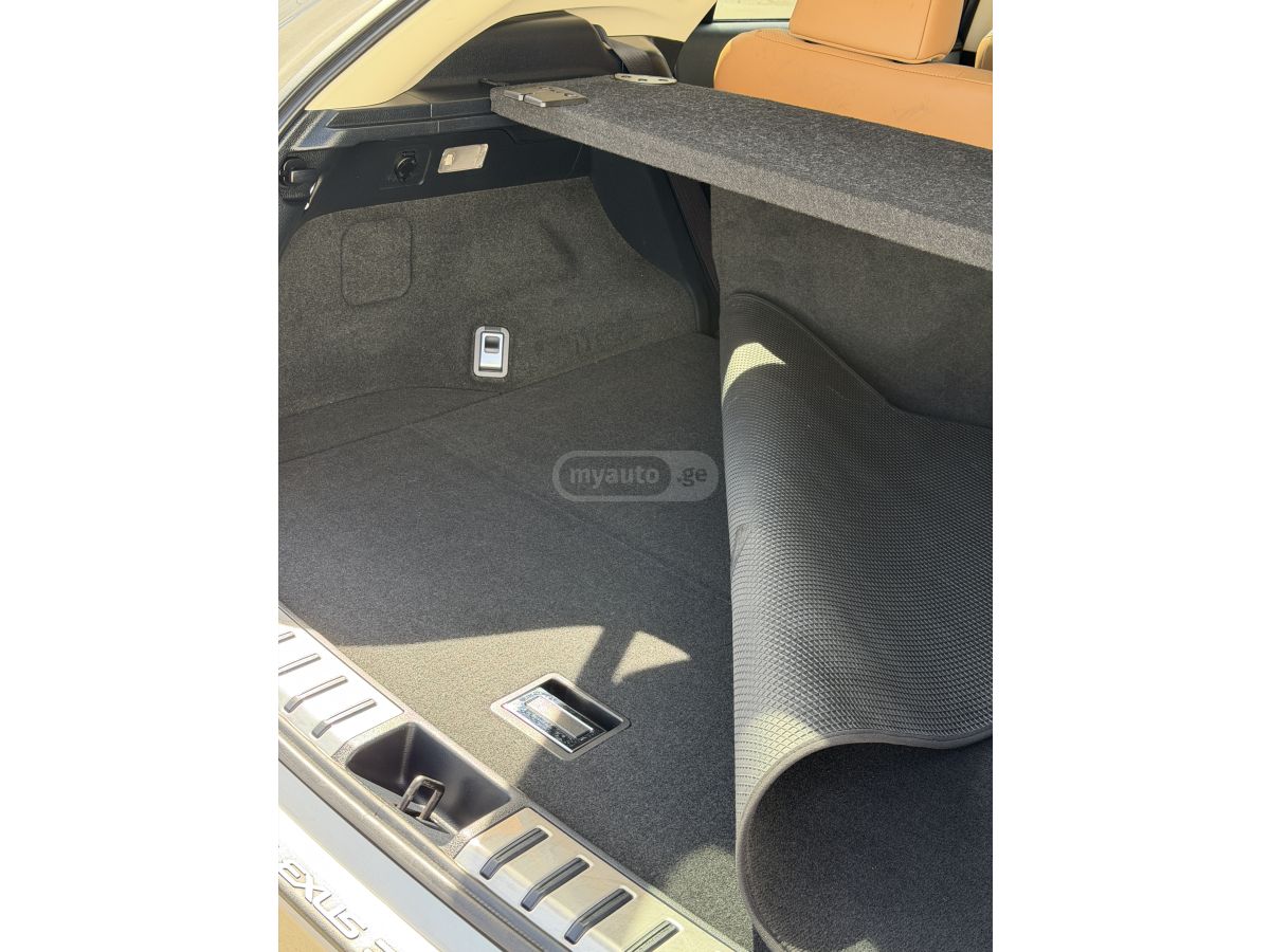 Lexus NX 200 - фото 11