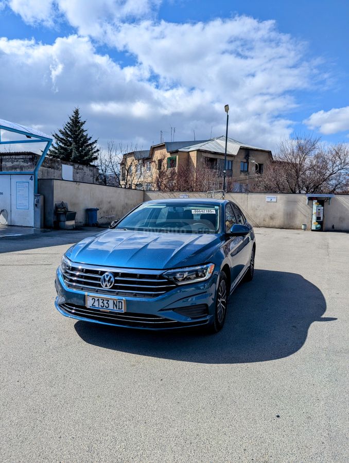 Volkswagen Jetta - фото 1