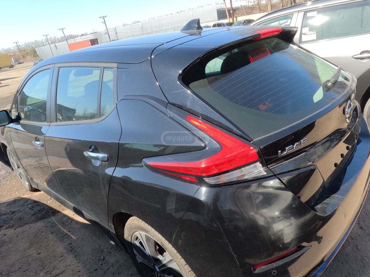 Nissan Leaf - фото 11