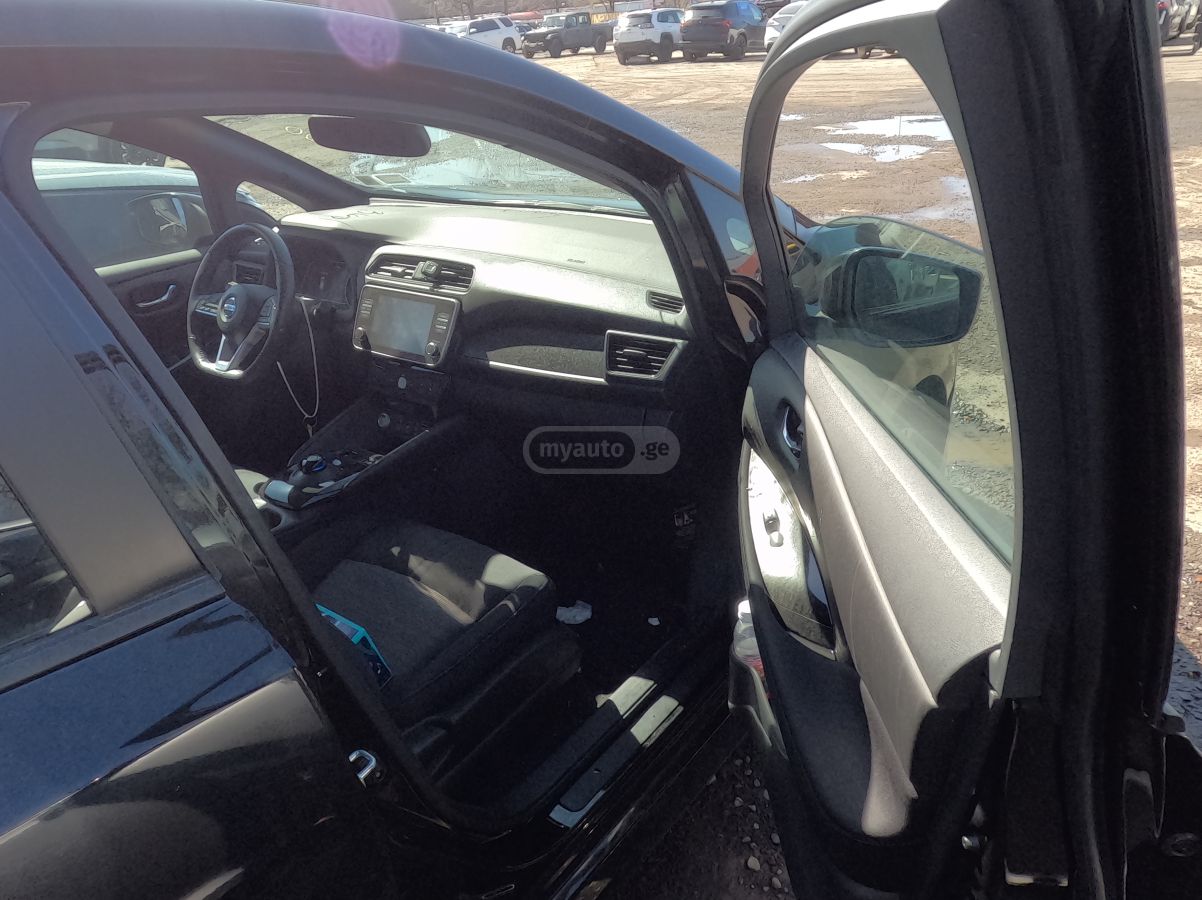 Nissan Leaf - фото 13