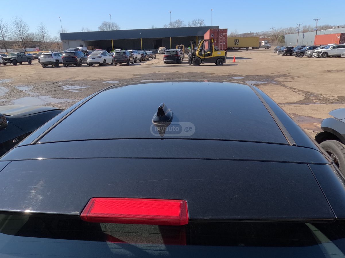 Nissan Leaf - фото 5