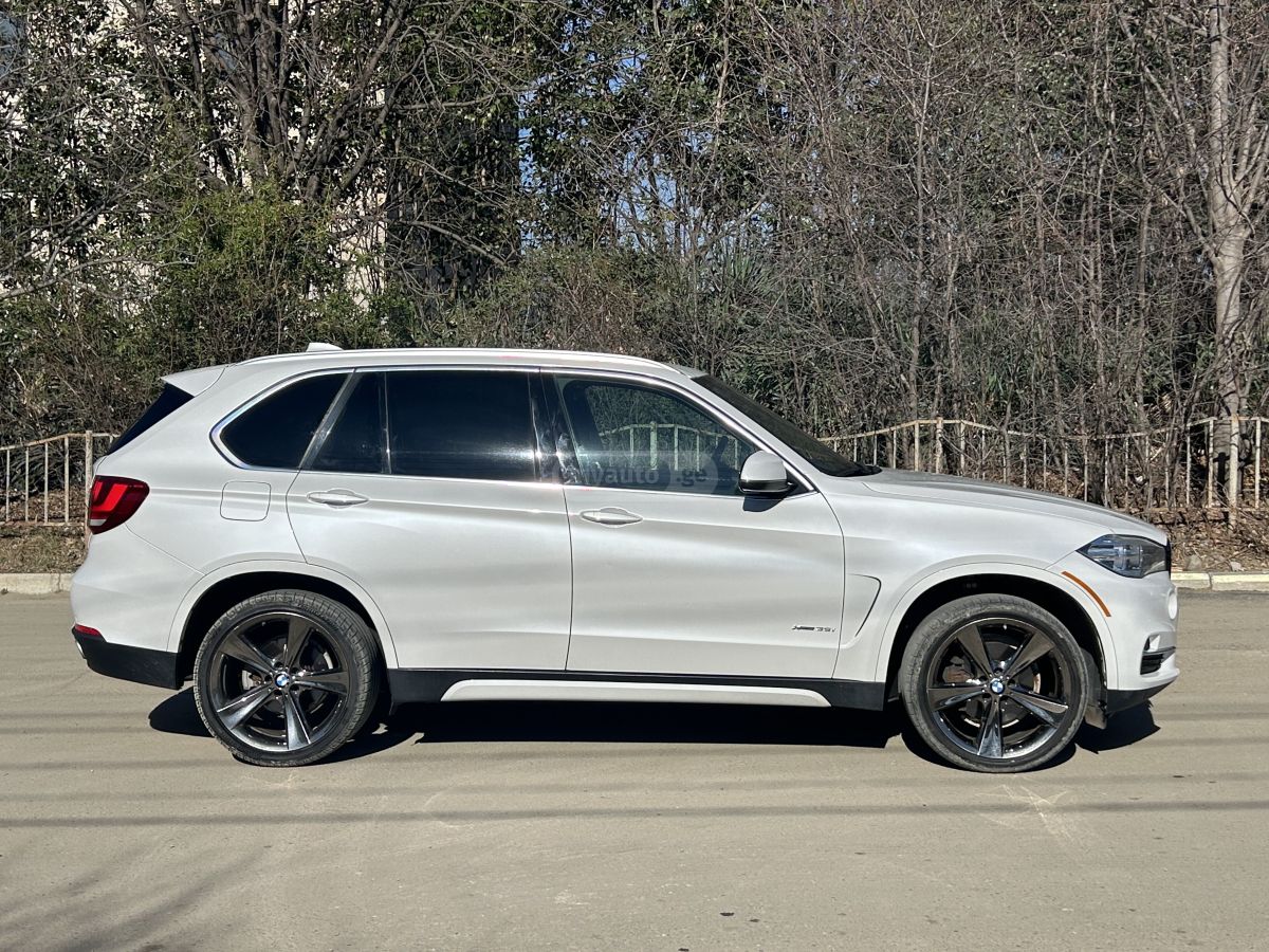 BMW X5 - фото 6