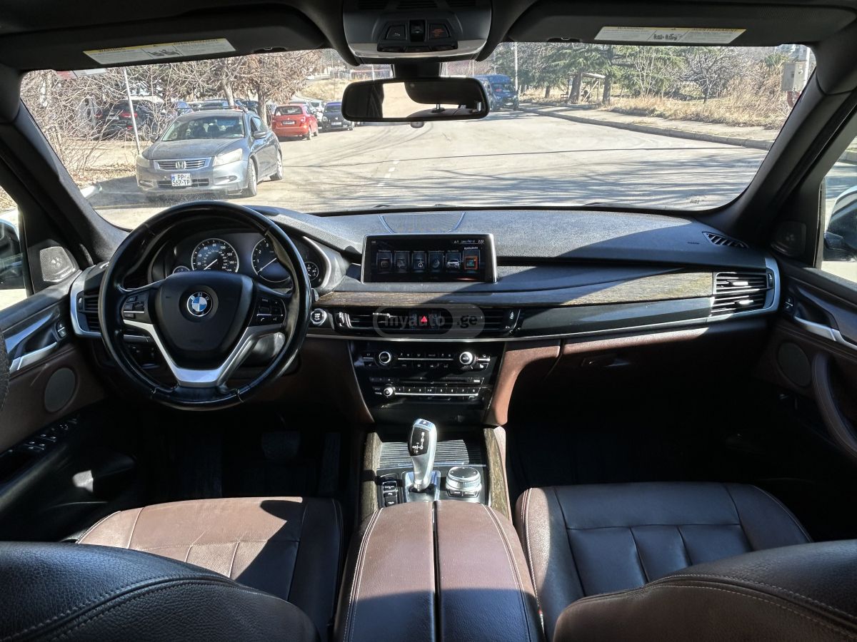BMW X5 - фото 8