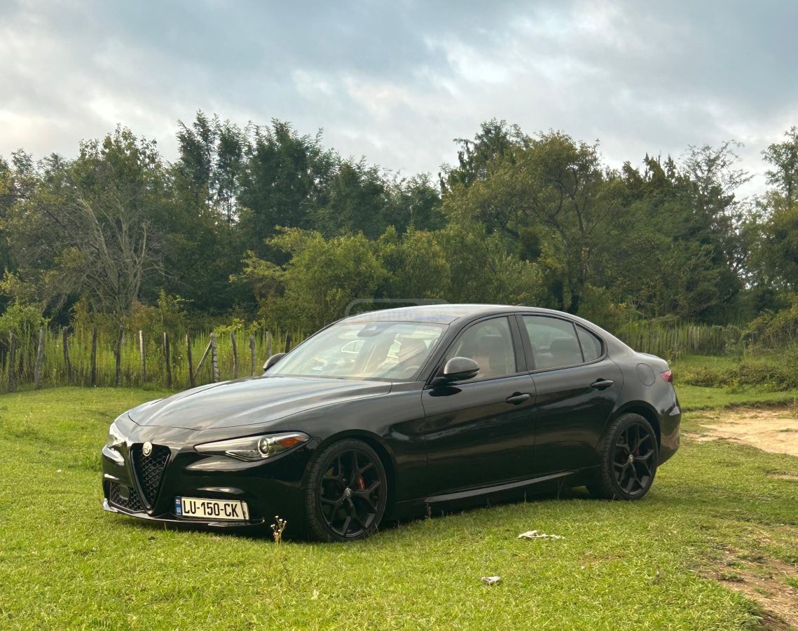 Alfa Romeo Giulia - фото 1