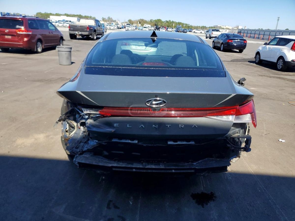 Hyundai Elantra - фото 6