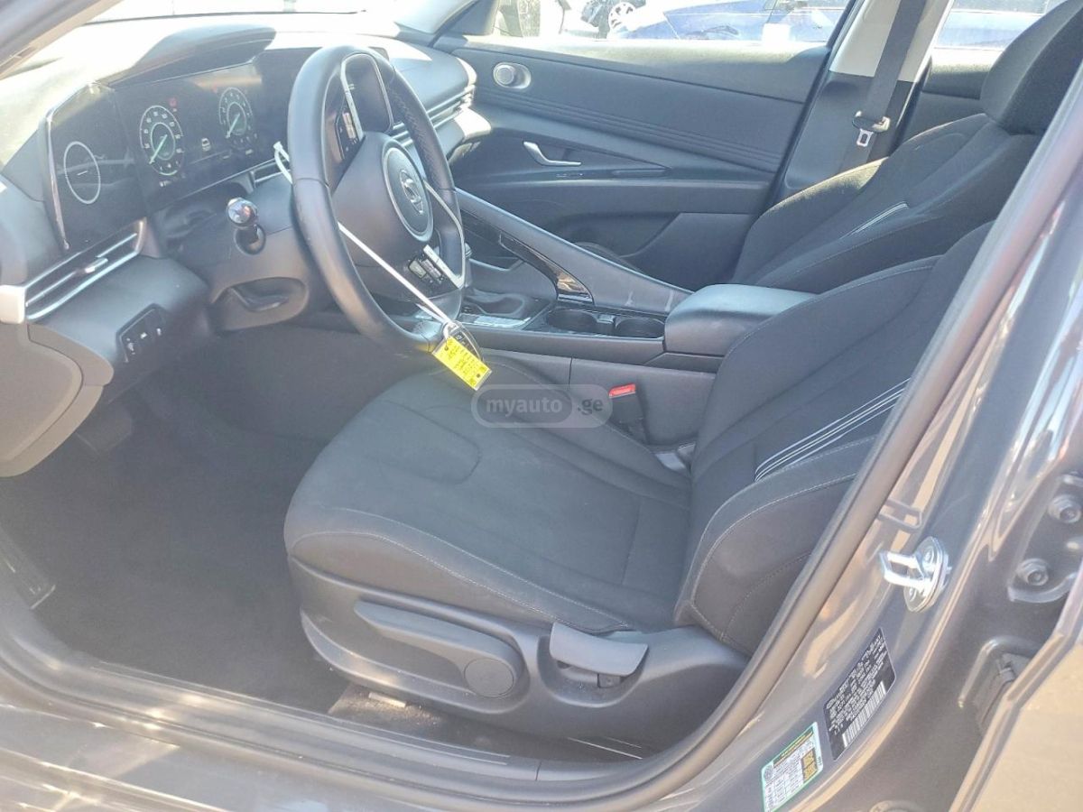 Hyundai Elantra - фото 7