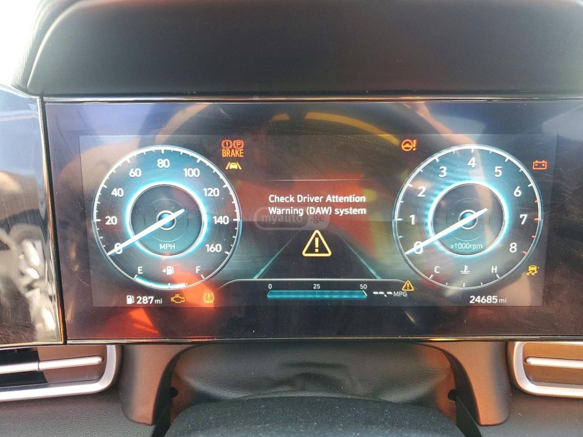 Hyundai Elantra - фото 9