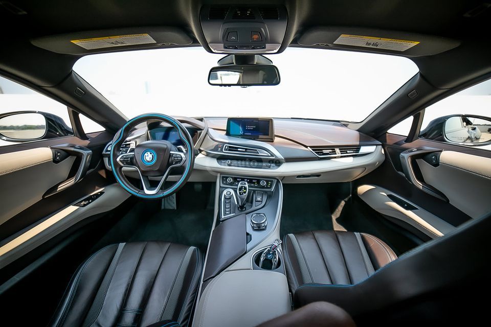 BMW I8 - фото 5