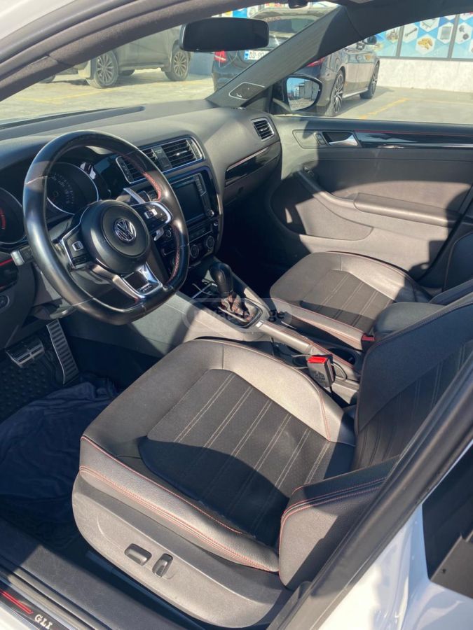 Volkswagen Jetta - фото 12