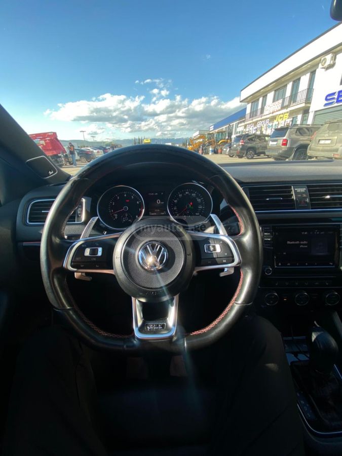 Volkswagen Jetta - фото 14