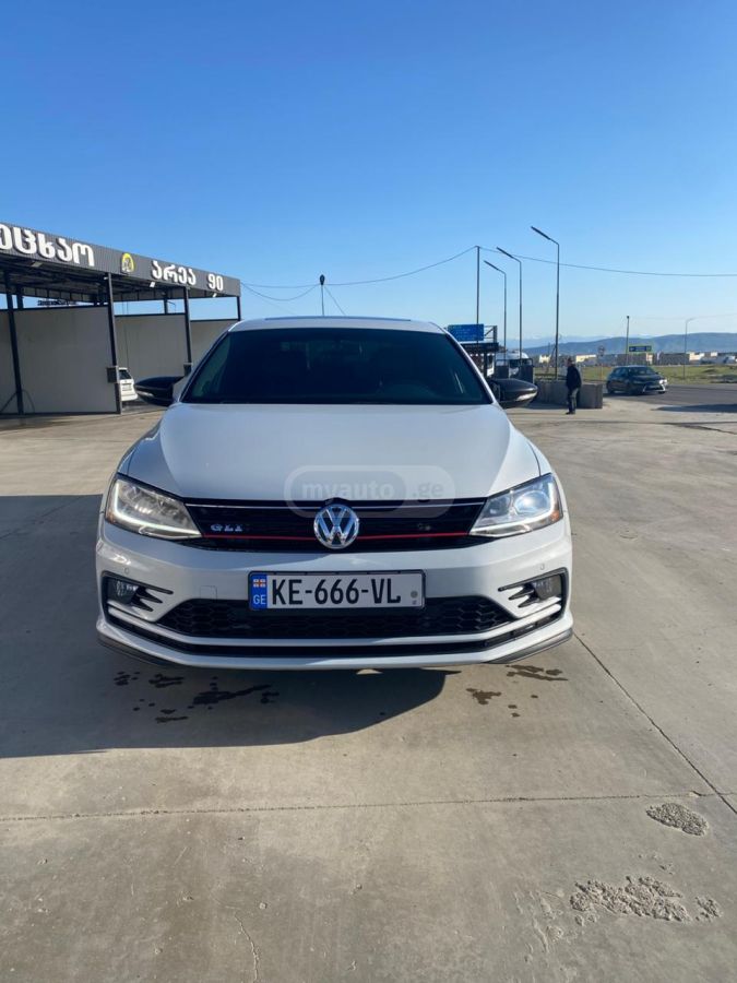 Volkswagen Jetta - фото 3