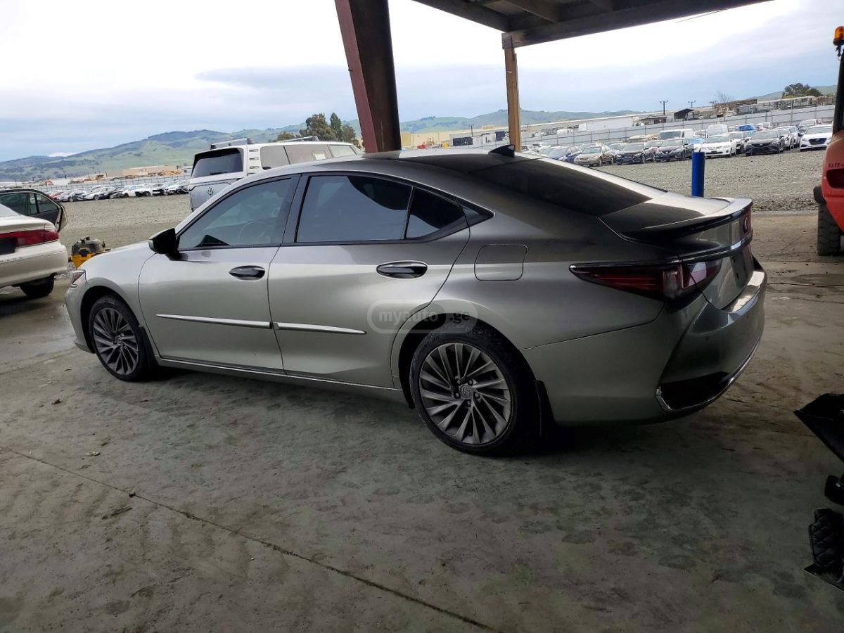 Lexus Luxury 4dr All-wheel Drive Sed — миниатюра 2