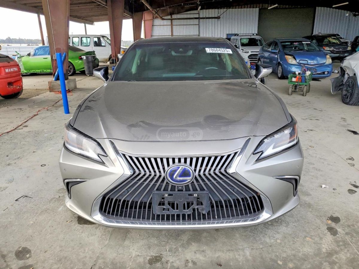 Lexus Luxury 4dr All-wheel Drive Sed — миниатюра 5