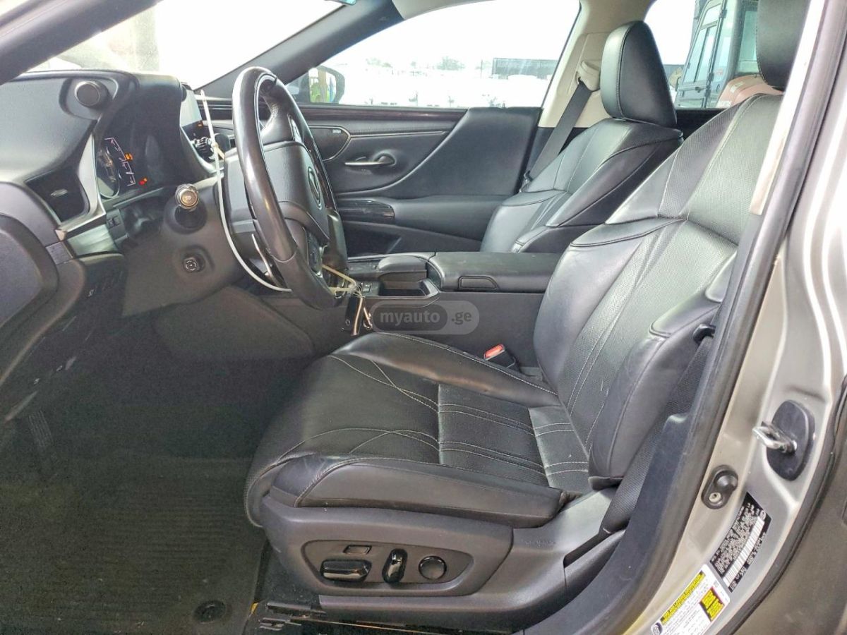 Lexus Luxury 4dr All-wheel Drive Sed — миниатюра 7